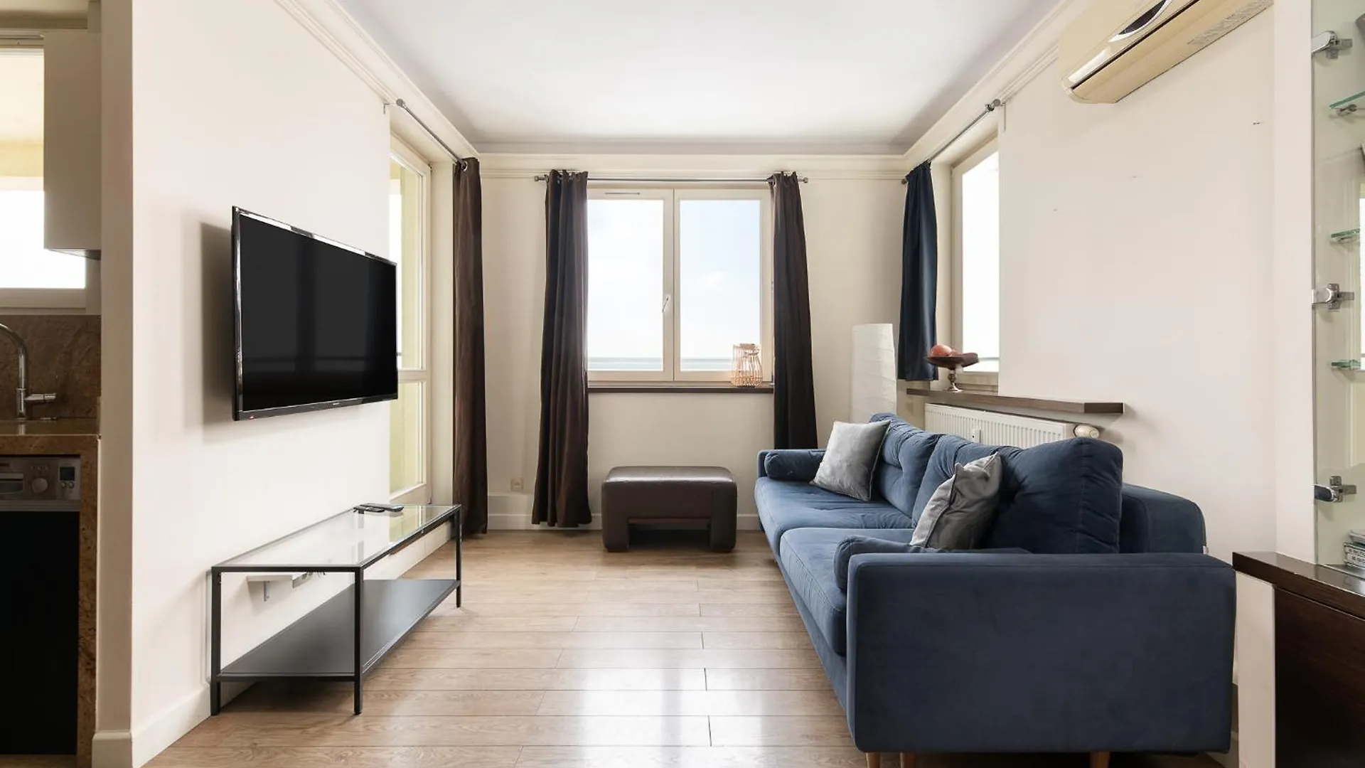 Warsaw Concierge Metro Wilanowska Gym & Pool Apartment